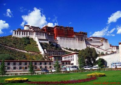 成都到拉萨、纳木措、日喀则、林芝双飞九日游、西藏旅游多少钱、成都到西藏旅游线路报价
