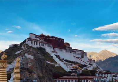 西藏旅游多少钱一个人、报团西藏旅游多少钱、西藏旅游团报名价格表