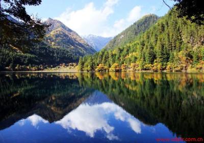 【稻城一号】成都到稻城亚丁+木格措+木雅圣地汽车品质五日游线路、稻城亚丁五日游多少钱