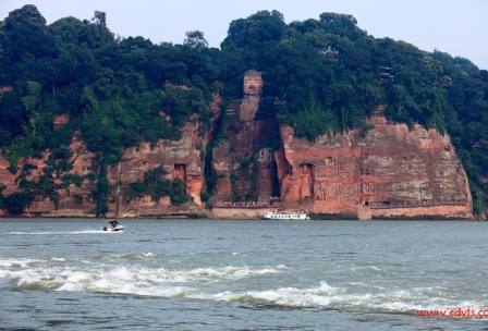 【峨乐二进】成都到峨眉山金顶+半山万年寺+乐山大佛汽车真纯玩二日游、峨眉山二日游报团多少钱