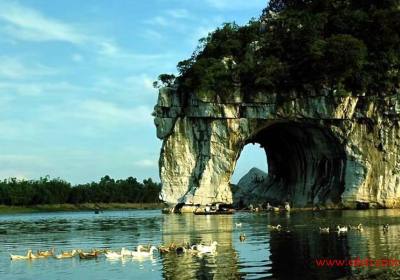 成都到桂林、阳朔、南宁、北海、涠洲岛印象纯玩双飞八日游、去桂林旅游多少钱、桂林旅游线路报价