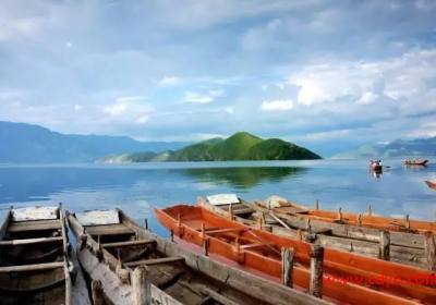 成都到泸沽湖开车要多久