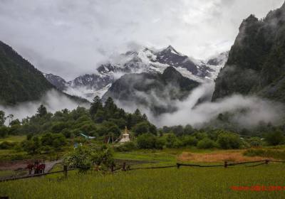 【定制包车】成都到牛背山+新都桥+稻城亚丁+墨石公园+丹巴+四姑娘山汽车环线七日游、稻城亚丁旅游多少钱、稻城亚丁旅游线路报价