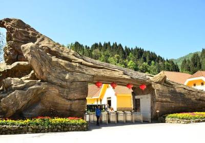 龙苍沟一日游多少钱、龙苍沟旅游徒步报团价格