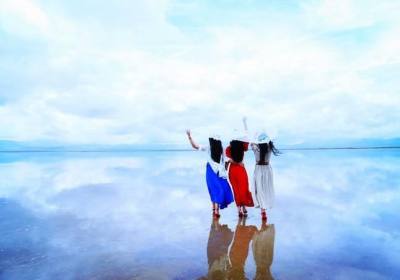 青海湖纯玩团旅游多少钱、东台吉乃尔湖旅游多少钱、青海湖旅游报团价格