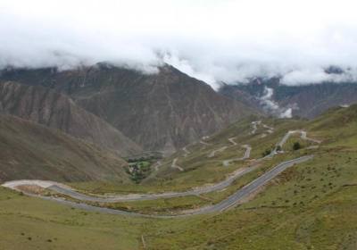 《川藏自驾》成都到川藏线+稻城亚丁+墨脱+珠峰+羊湖自驾15日游、川藏线自驾车组队多少费用