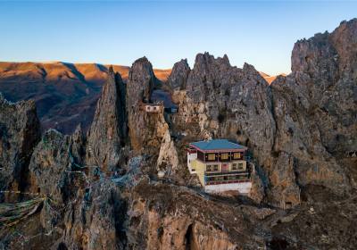 【川藏跟团】成都到川藏北线317拼车跟团十日游多少钱（川藏线+色达+纳木措+萨普冰川+孜珠寺）、成都到川藏线拼车走北线要多少费用