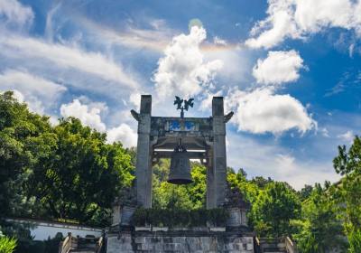 从腾冲市区到和顺古镇怎么坐车（腾冲到和顺古镇有多少公里?）