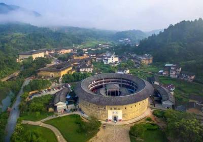 去福建玩八天多少钱（四个人去厦门旅游一周大概多少钱）