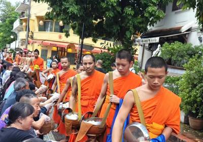 成都到老挝旅游团报价7天多少钱（成都飞老挝机票价格）