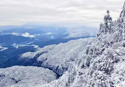 成都到瓦屋山跟团多少钱（成都到瓦屋山自驾游旅游攻略）