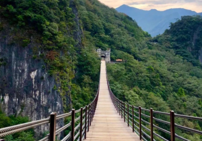 武陵山大裂谷一日游最佳路线、武陵山大裂谷一日游多少钱