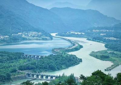 都江堰跟团游旅游攻略路线怎么走（都江堰用不用跟团）